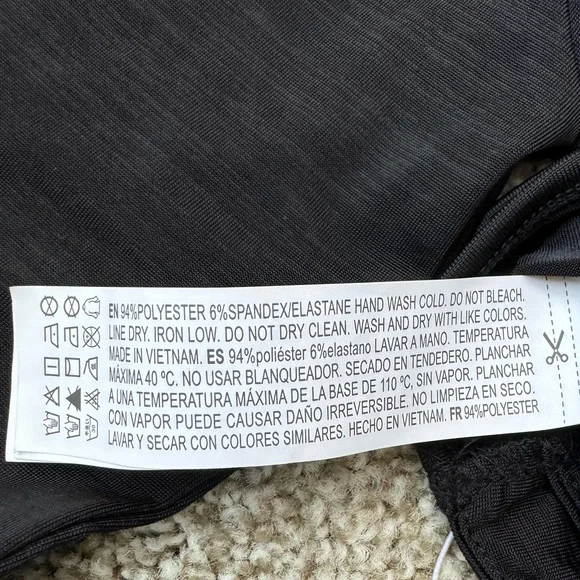 Forever 21 NWT Long Sleeve Crop Top, Black, Size M - Picture 4 of 6